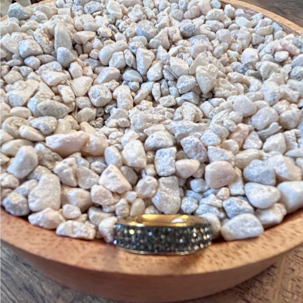 Elegant Gold and Silver Women's Ring